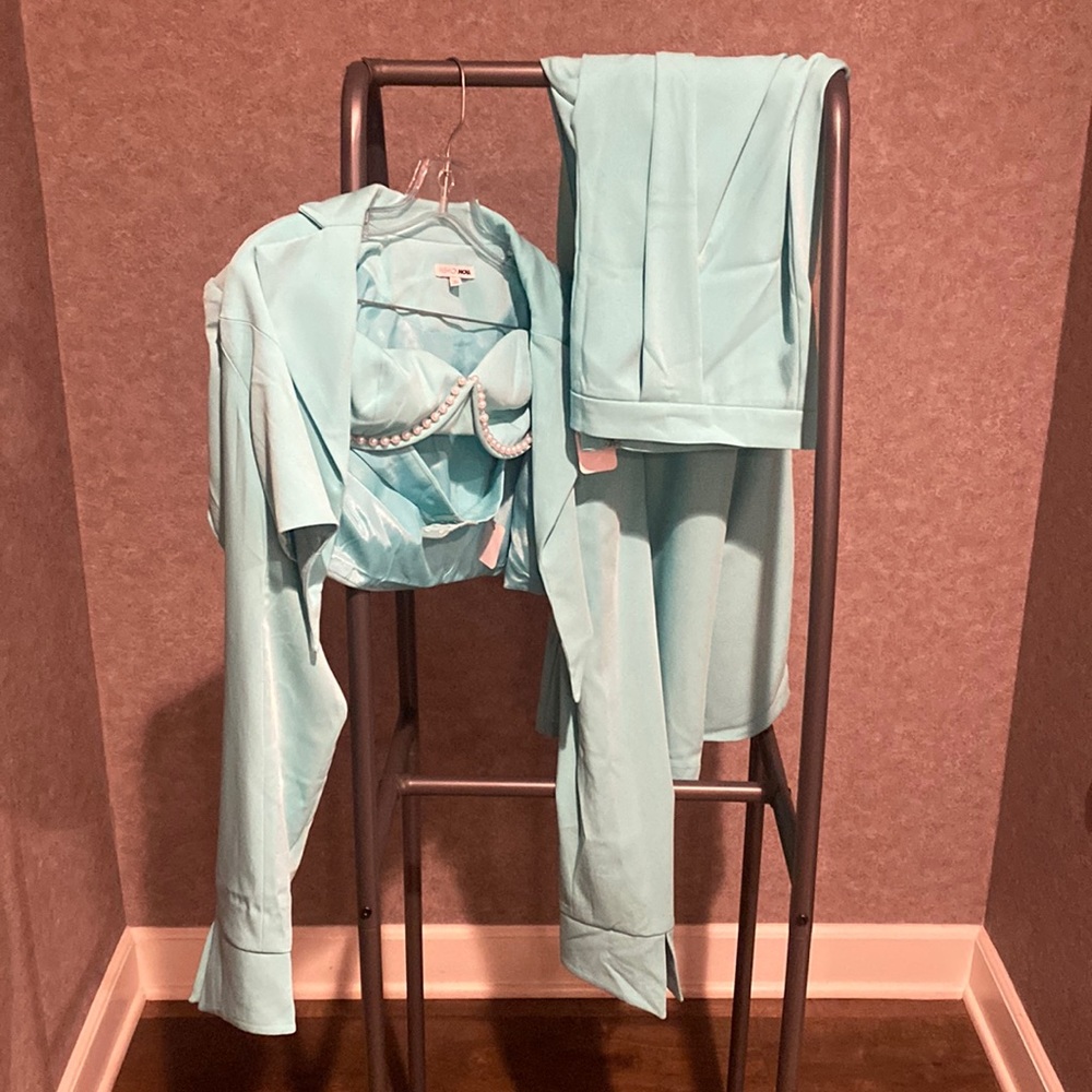 Teal blazer, bralette, dress pants. Size medium. Brand: Fashion Nova